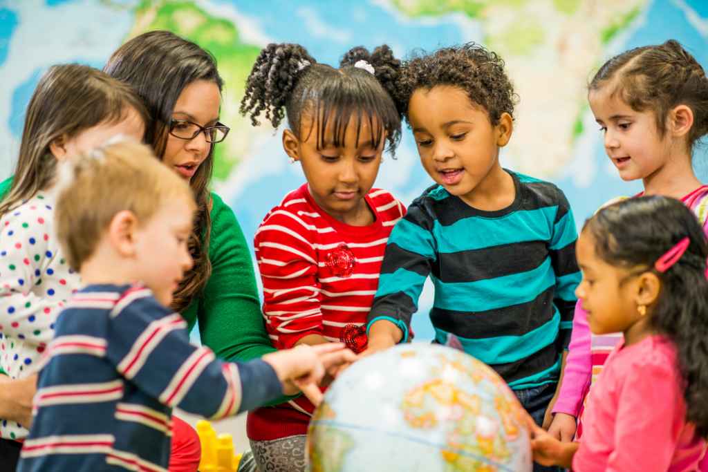 questions-to-ask-preschoolers 15 Questions to Ask Preschoolers Build Critical Thinking